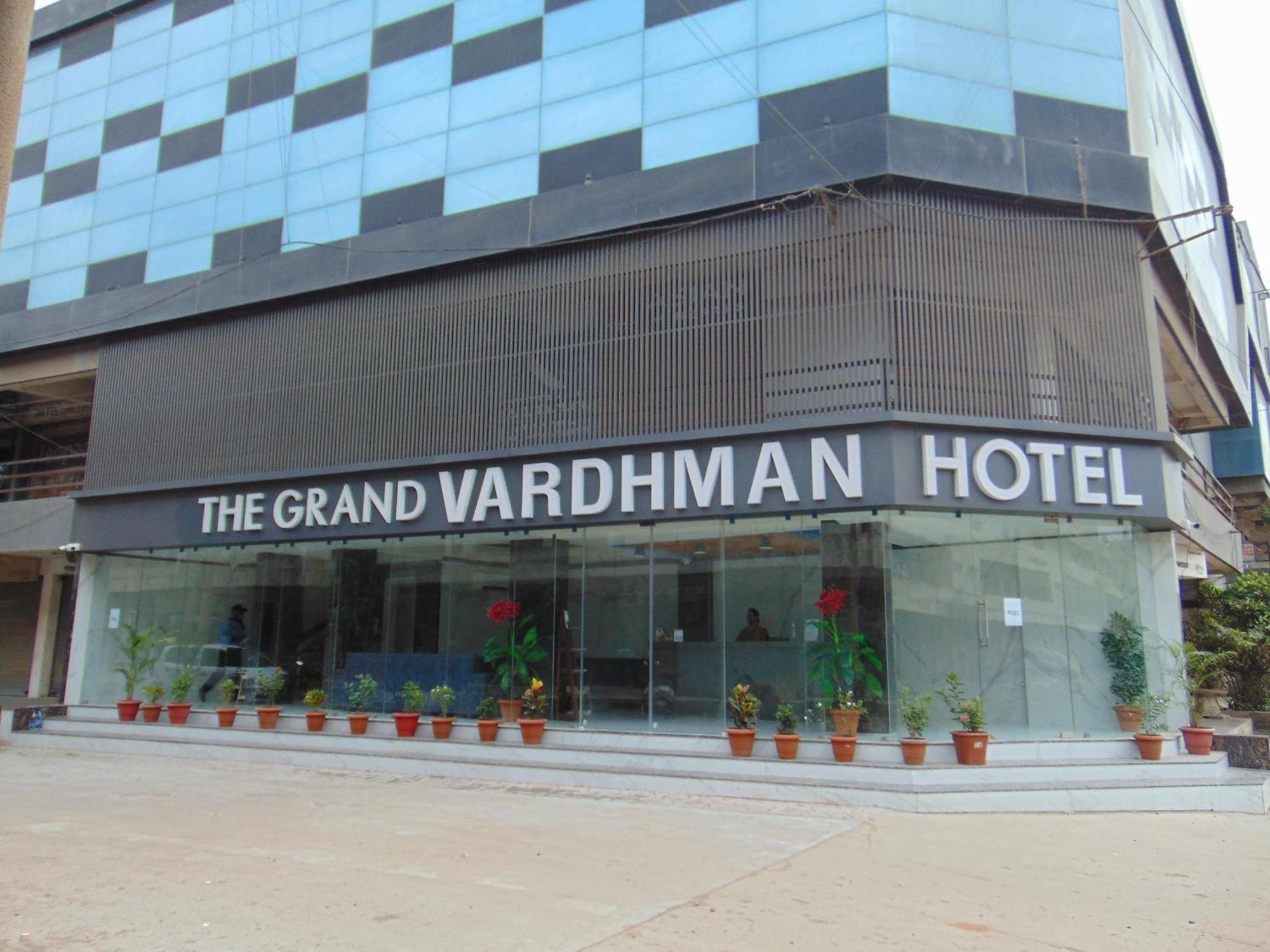 The Grand Vardhman Hotel Morbi Exterior photo