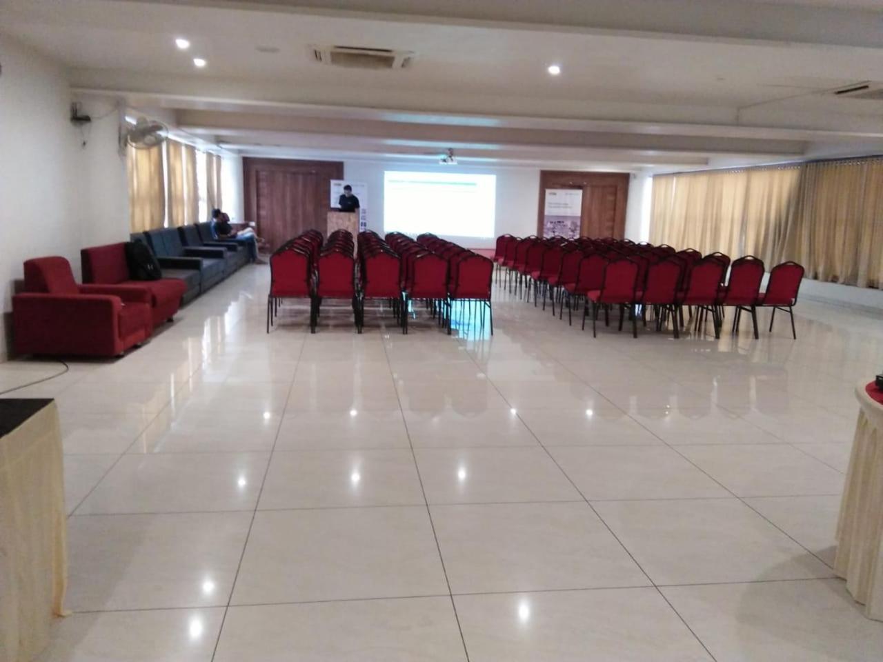 The Grand Vardhman Hotel Morbi Exterior photo